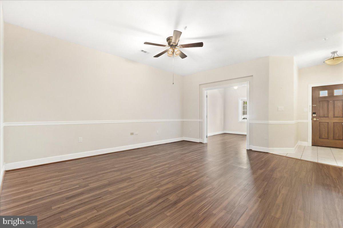 SUMMERLAND MANOR - Residential