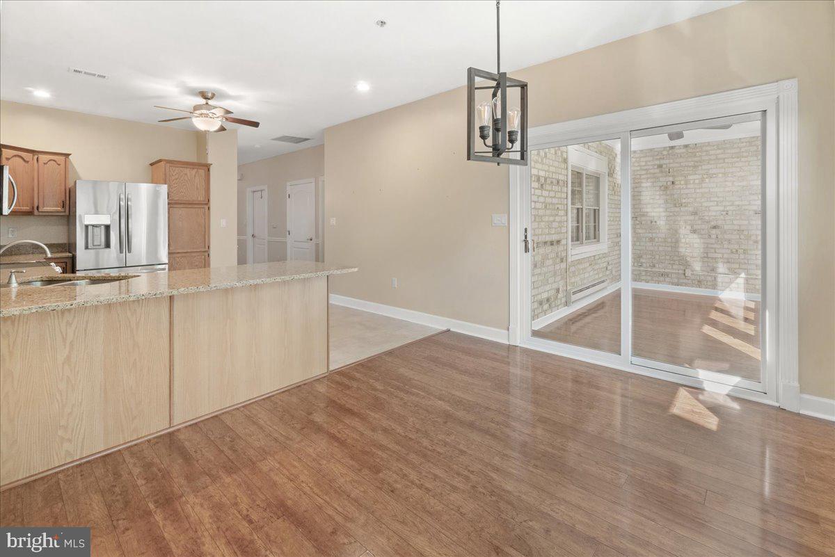 SUMMERLAND MANOR - Residential