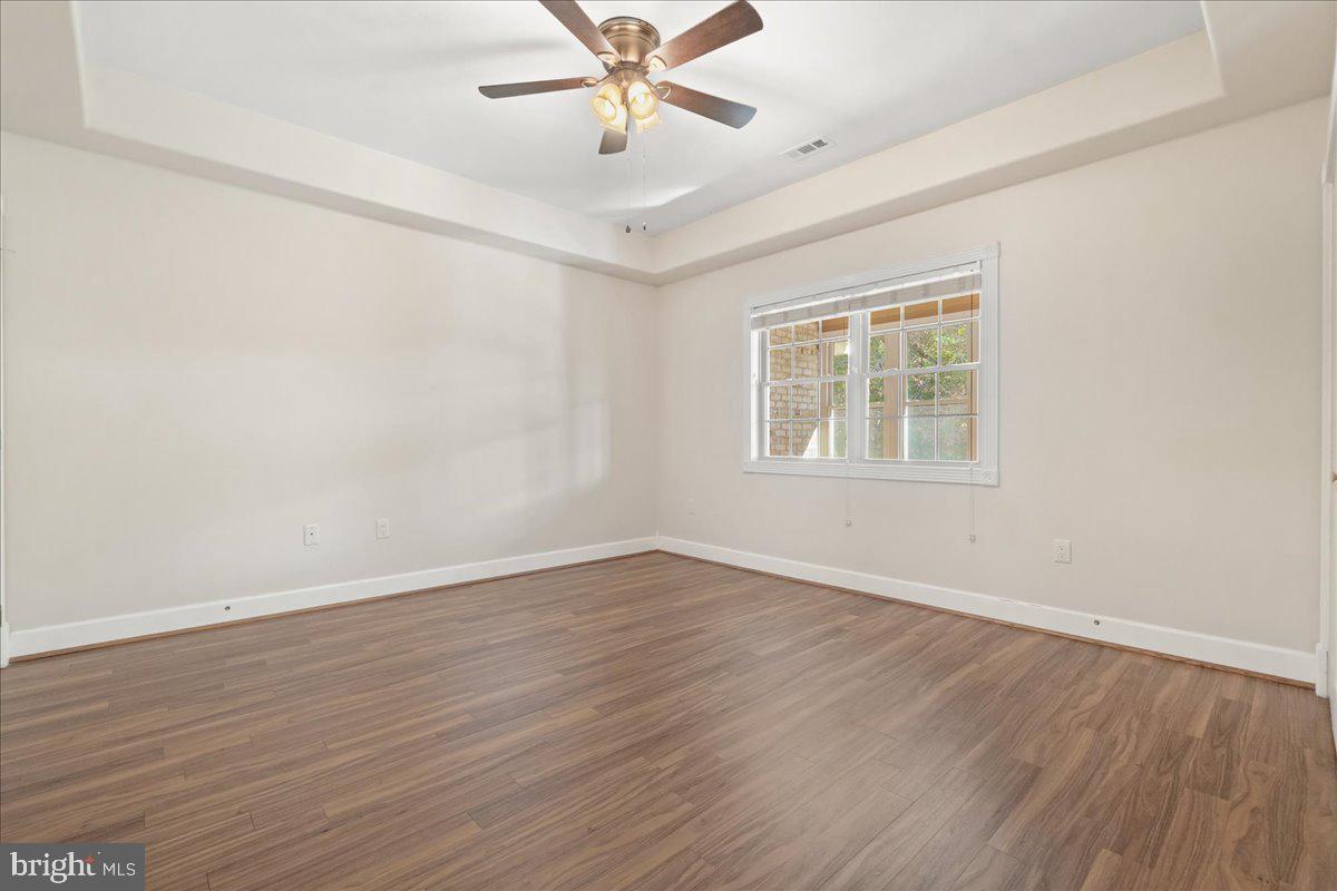 SUMMERLAND MANOR - Residential