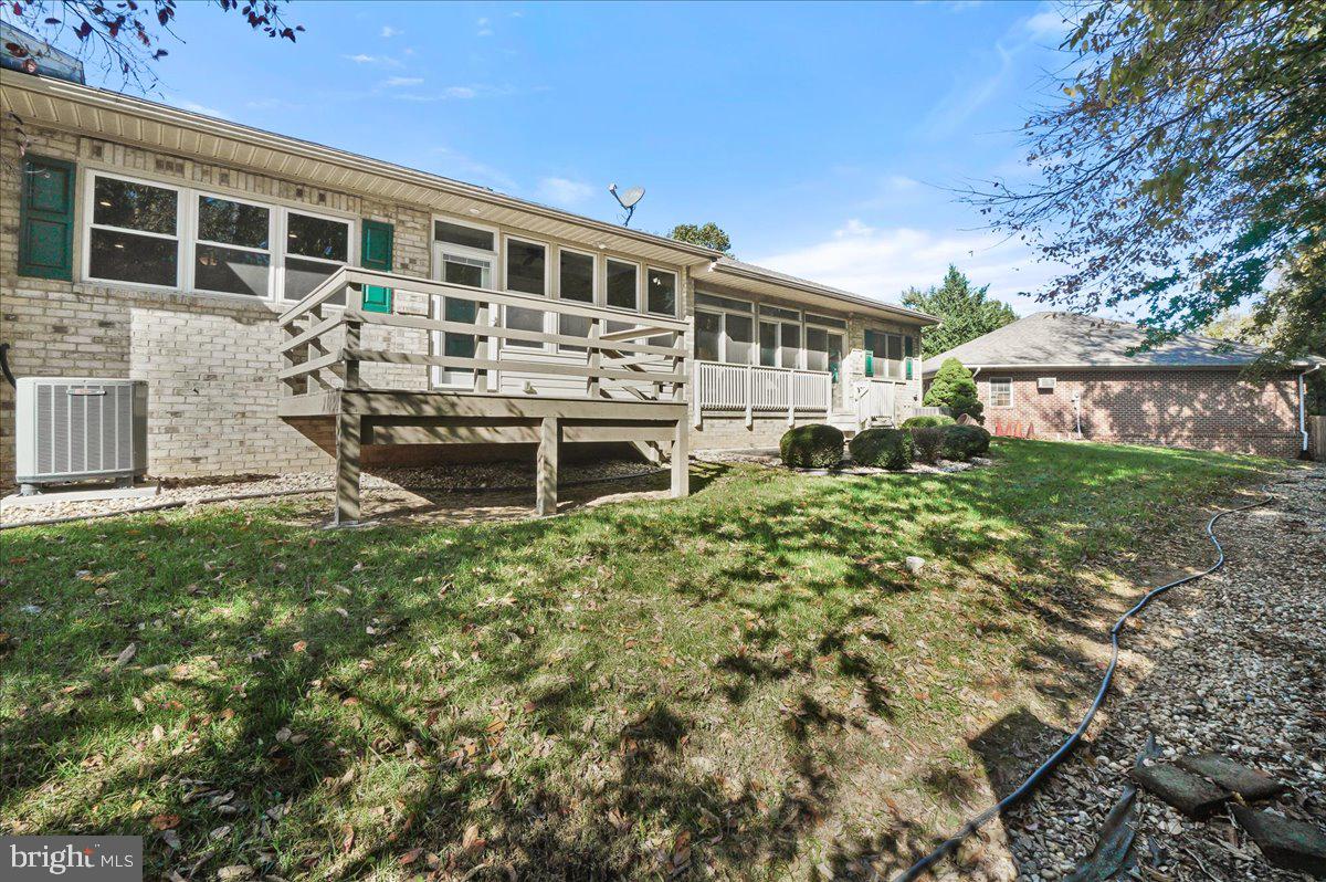 SUMMERLAND MANOR - Residential