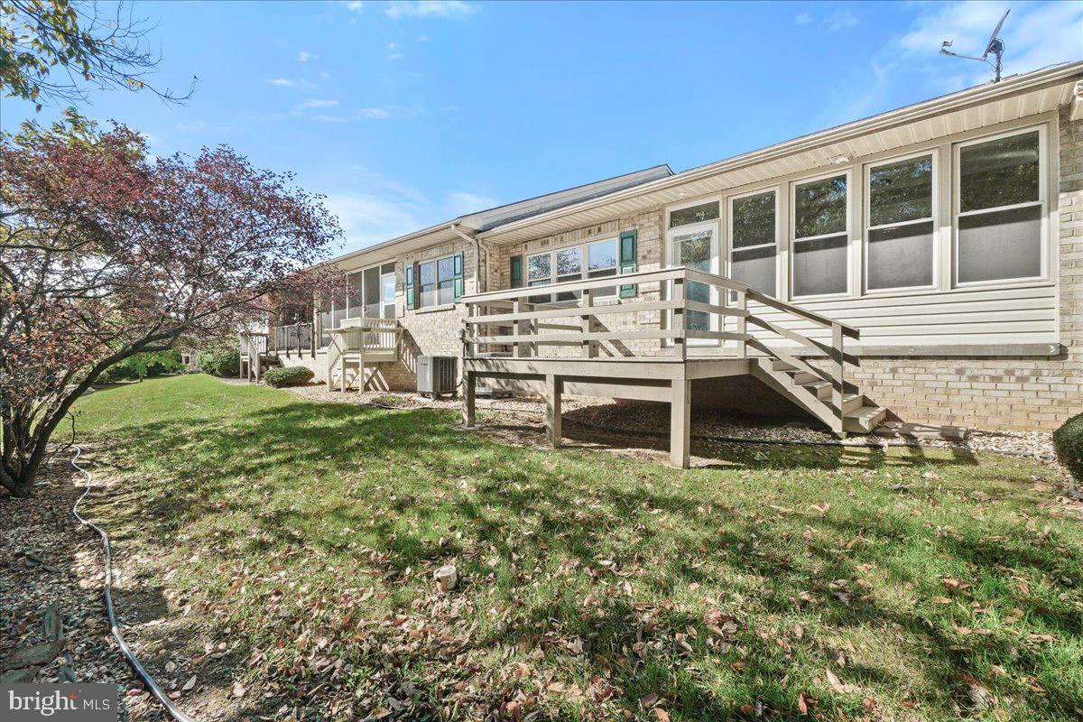 SUMMERLAND MANOR - Residential