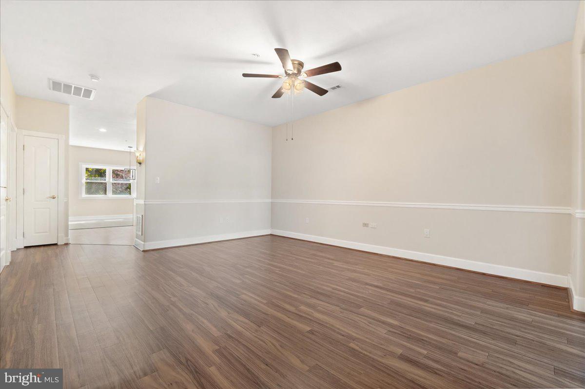 SUMMERLAND MANOR - Residential