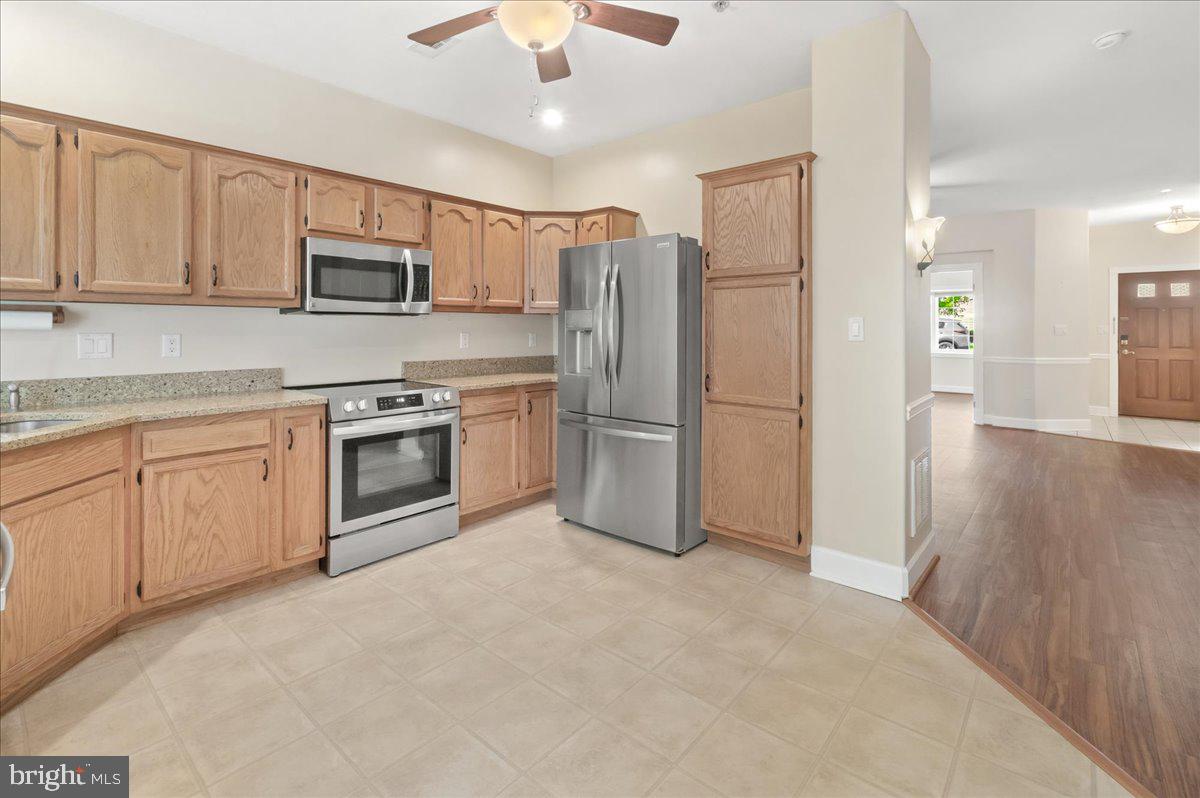 SUMMERLAND MANOR - Residential