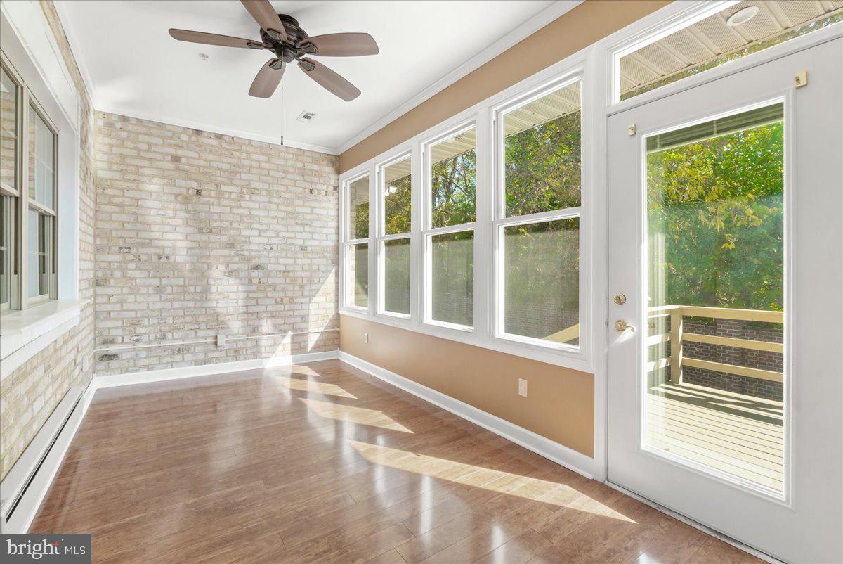 SUMMERLAND MANOR - Residential