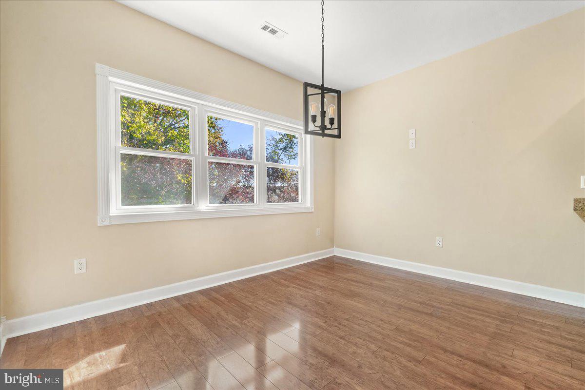 SUMMERLAND MANOR - Residential