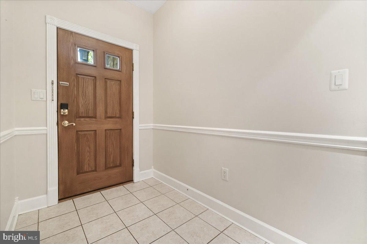 SUMMERLAND MANOR - Residential