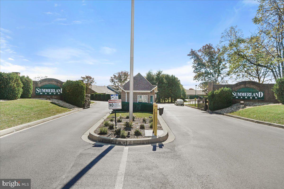 SUMMERLAND MANOR - Residential