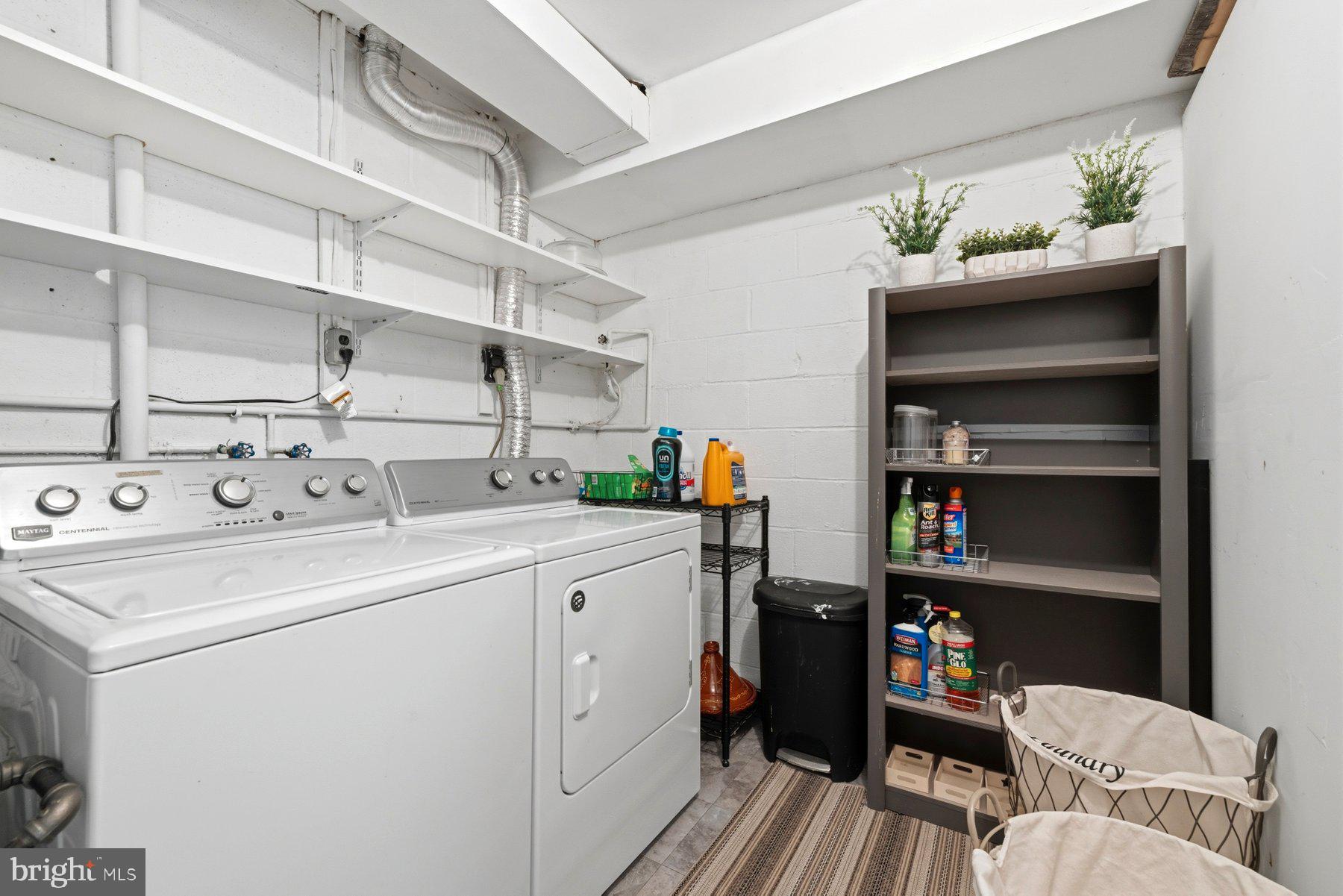 PINEWOOD HILL - Residential