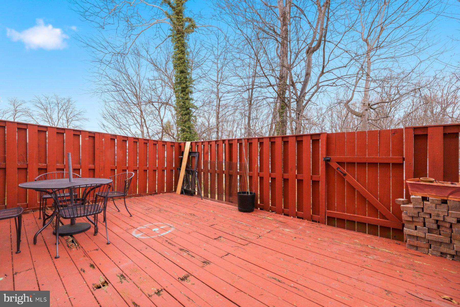 PINEWOOD HILL - Residential