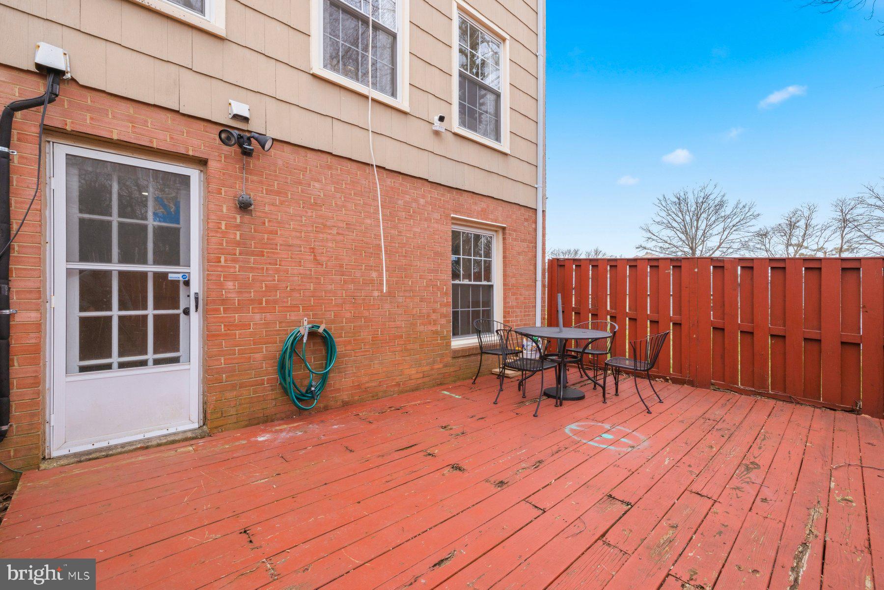 PINEWOOD HILL - Residential