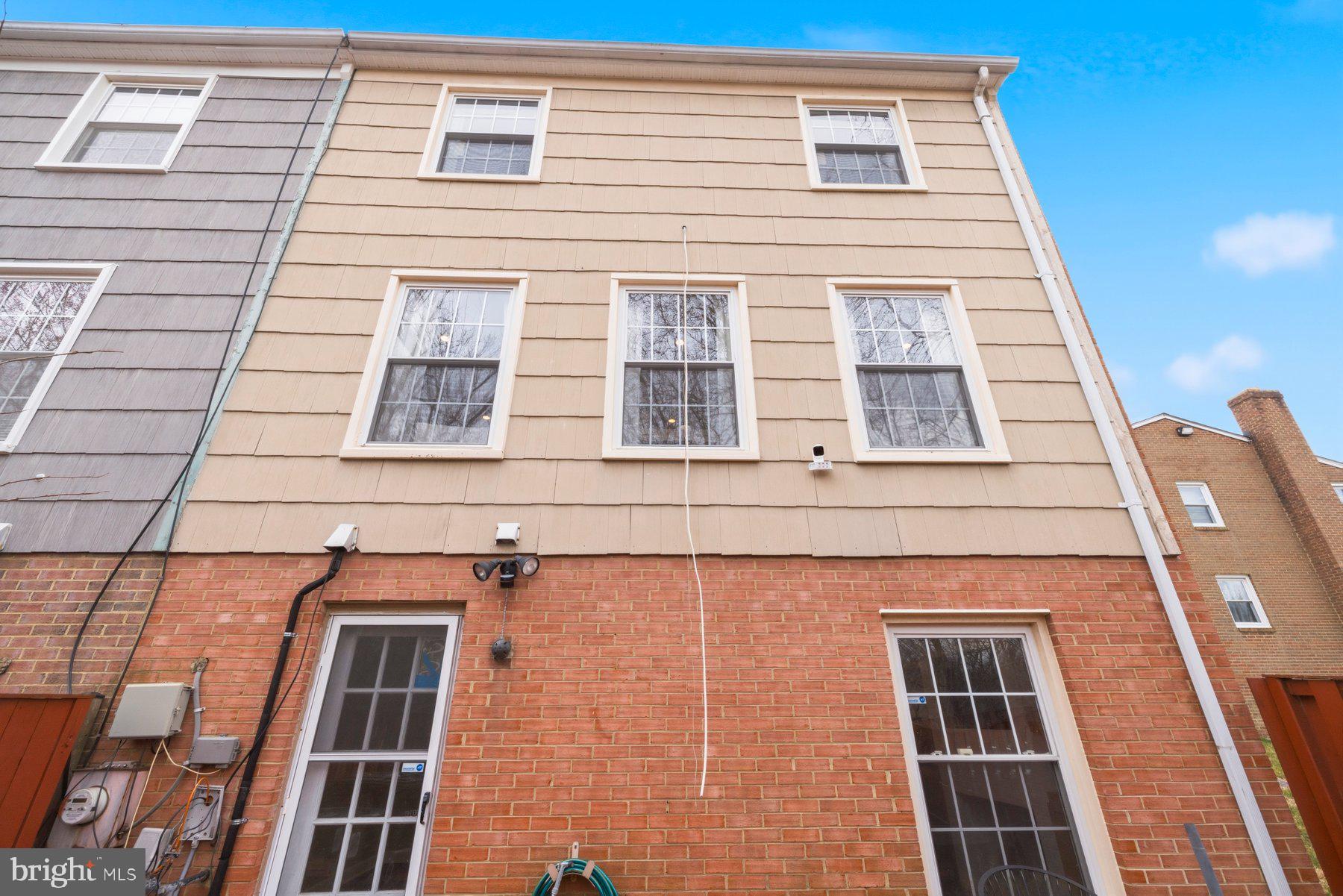 PINEWOOD HILL - Residential