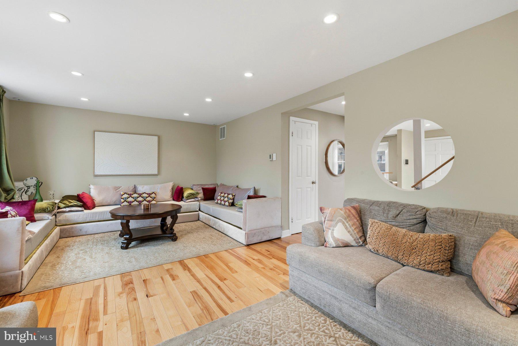 PINEWOOD HILL - Residential