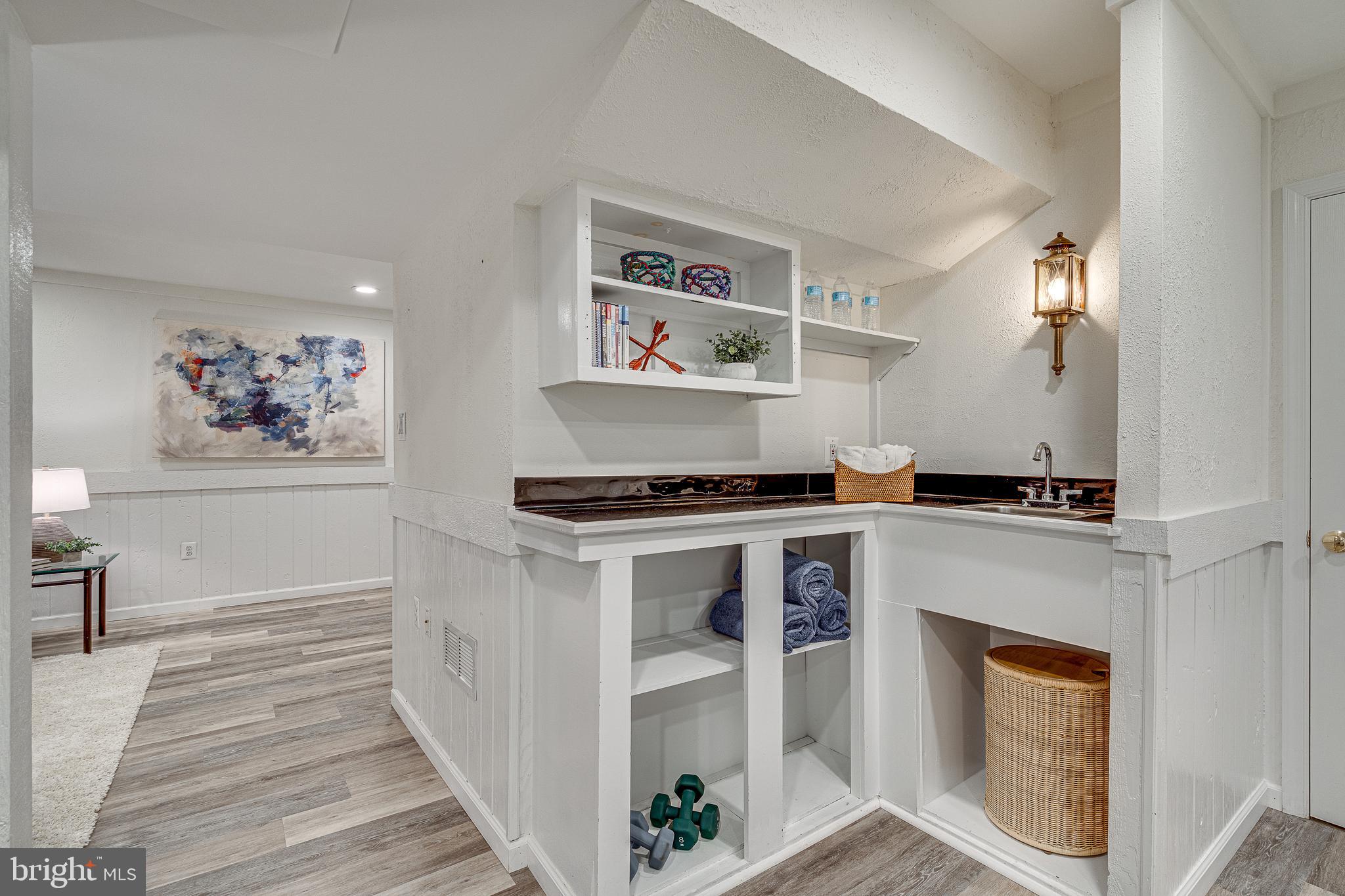 MAYWOOD TERRACE - Residential