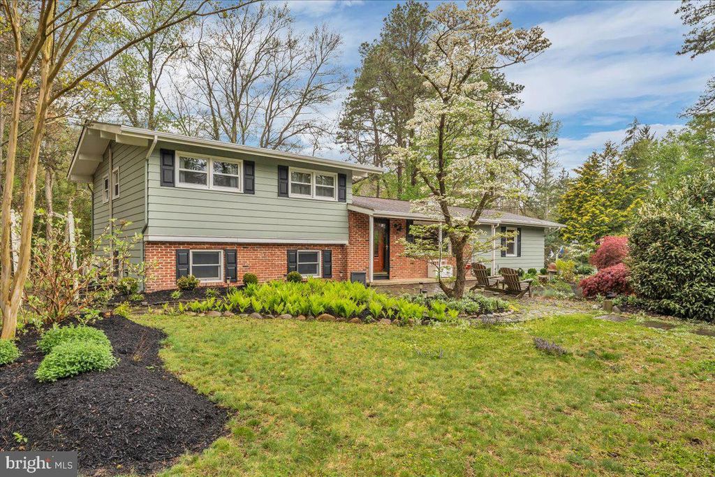 Photo of 2 Pin Oak Trail, MEDFORD, NJ 08055 (MLS # NJBL2110278)