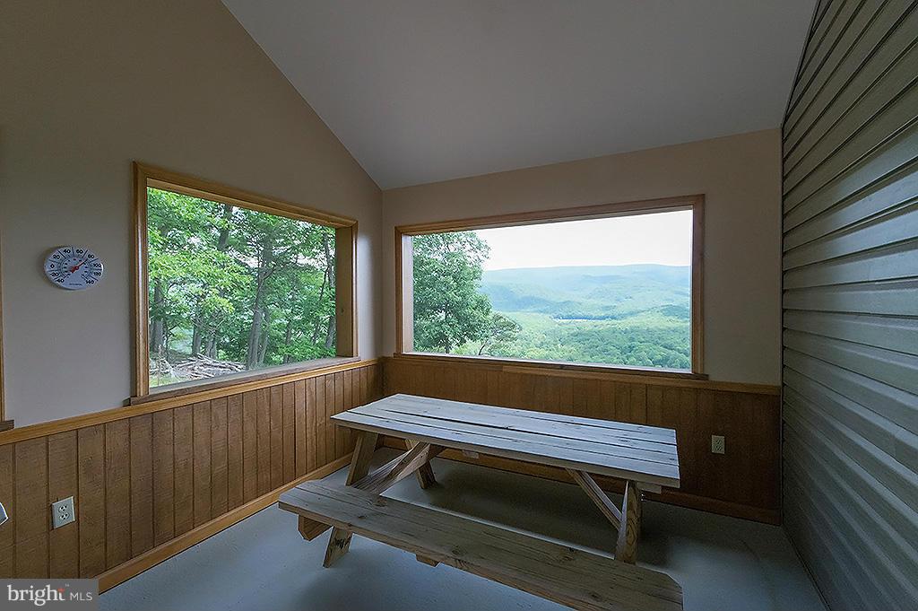 RIVER BEND - Residential