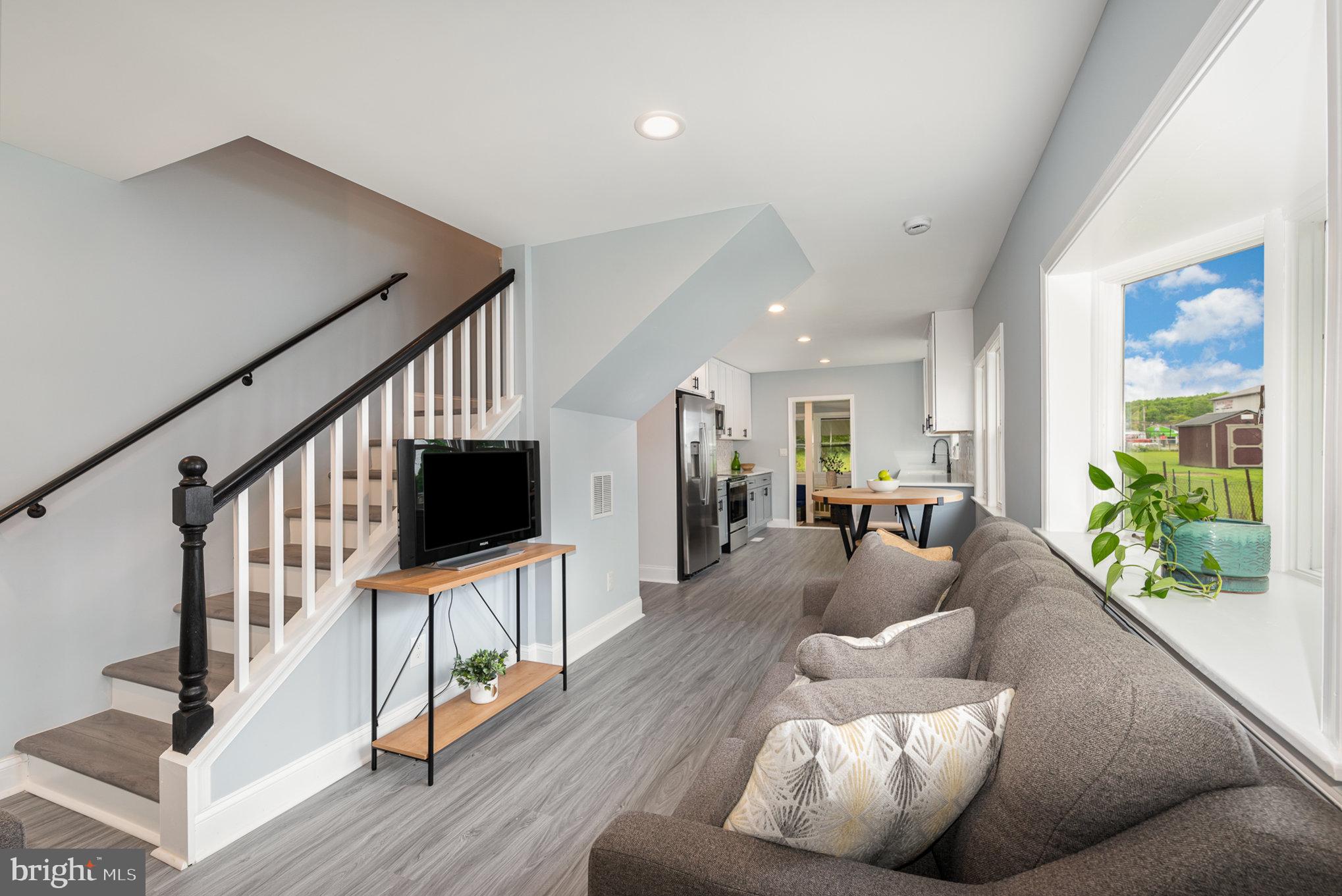 ABERDEEN HILLS - Residential