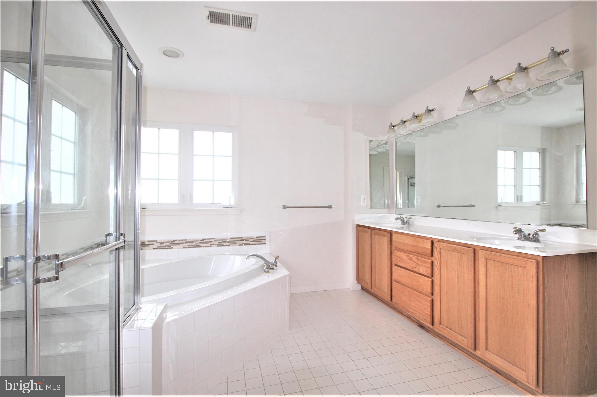 GALYN MANOR - Residential