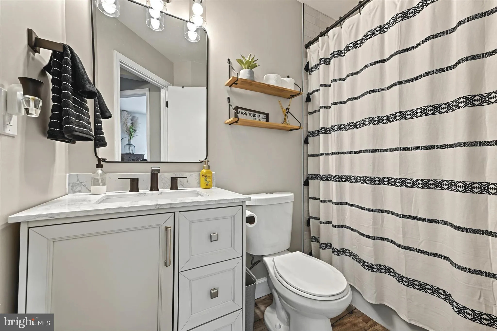 Stoney Beach, Maryland 21226, United States, 3 Bedrooms Bedrooms, ,4 BathroomsBathrooms,Residential,Pending,76468