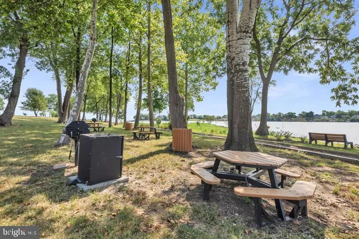 Stoney Beach, Maryland 21226, United States, 3 Bedrooms Bedrooms, ,4 BathroomsBathrooms,Residential,Pending,76468