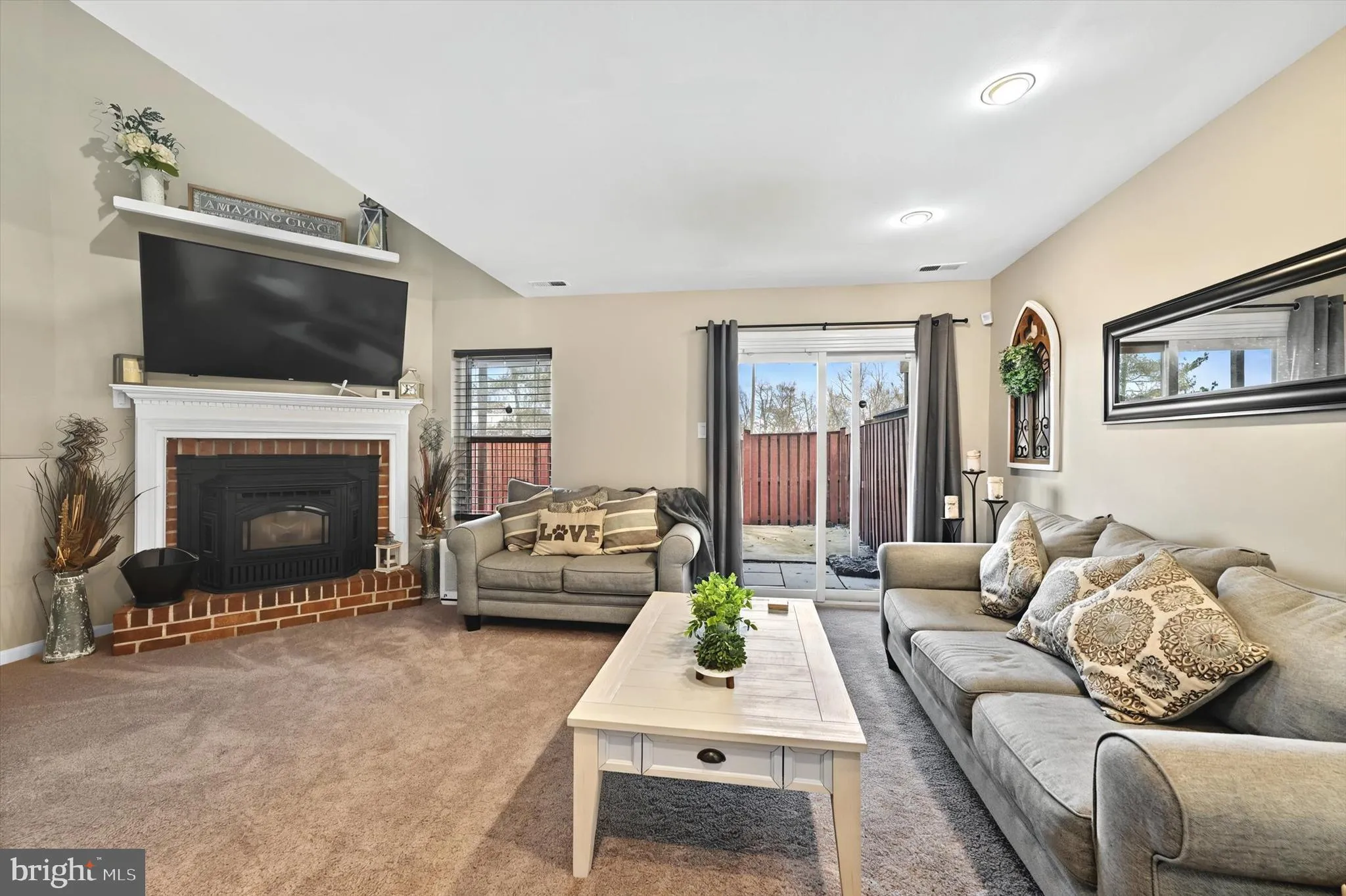 Stoney Beach, Maryland 21226, United States, 3 Bedrooms Bedrooms, ,4 BathroomsBathrooms,Residential,Pending,76468