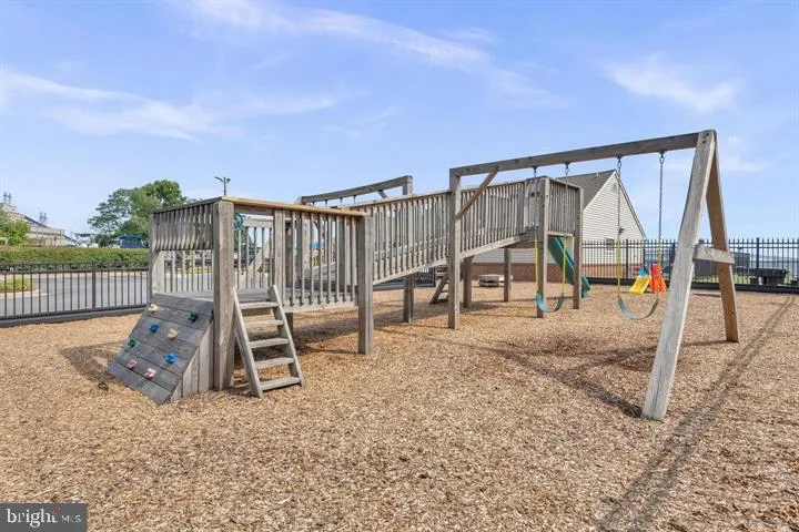 Stoney Beach, Maryland 21226, United States, 3 Bedrooms Bedrooms, ,4 BathroomsBathrooms,Residential,Pending,76468