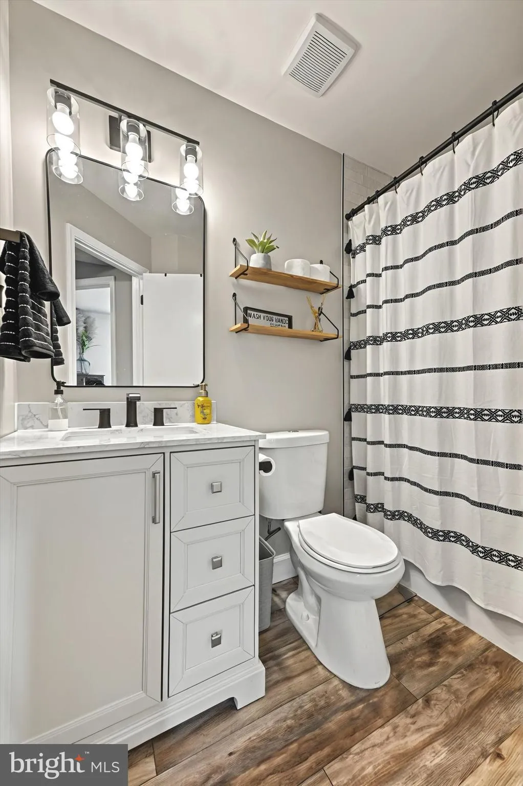 Stoney Beach, Maryland 21226, United States, 3 Bedrooms Bedrooms, ,4 BathroomsBathrooms,Residential,Pending,76468