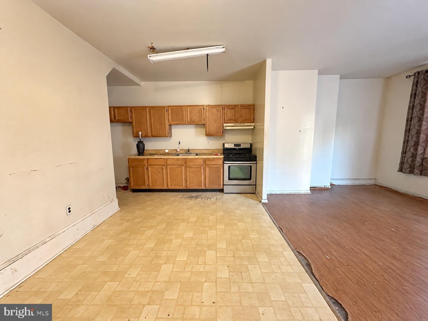 1812 S 5TH STREET
