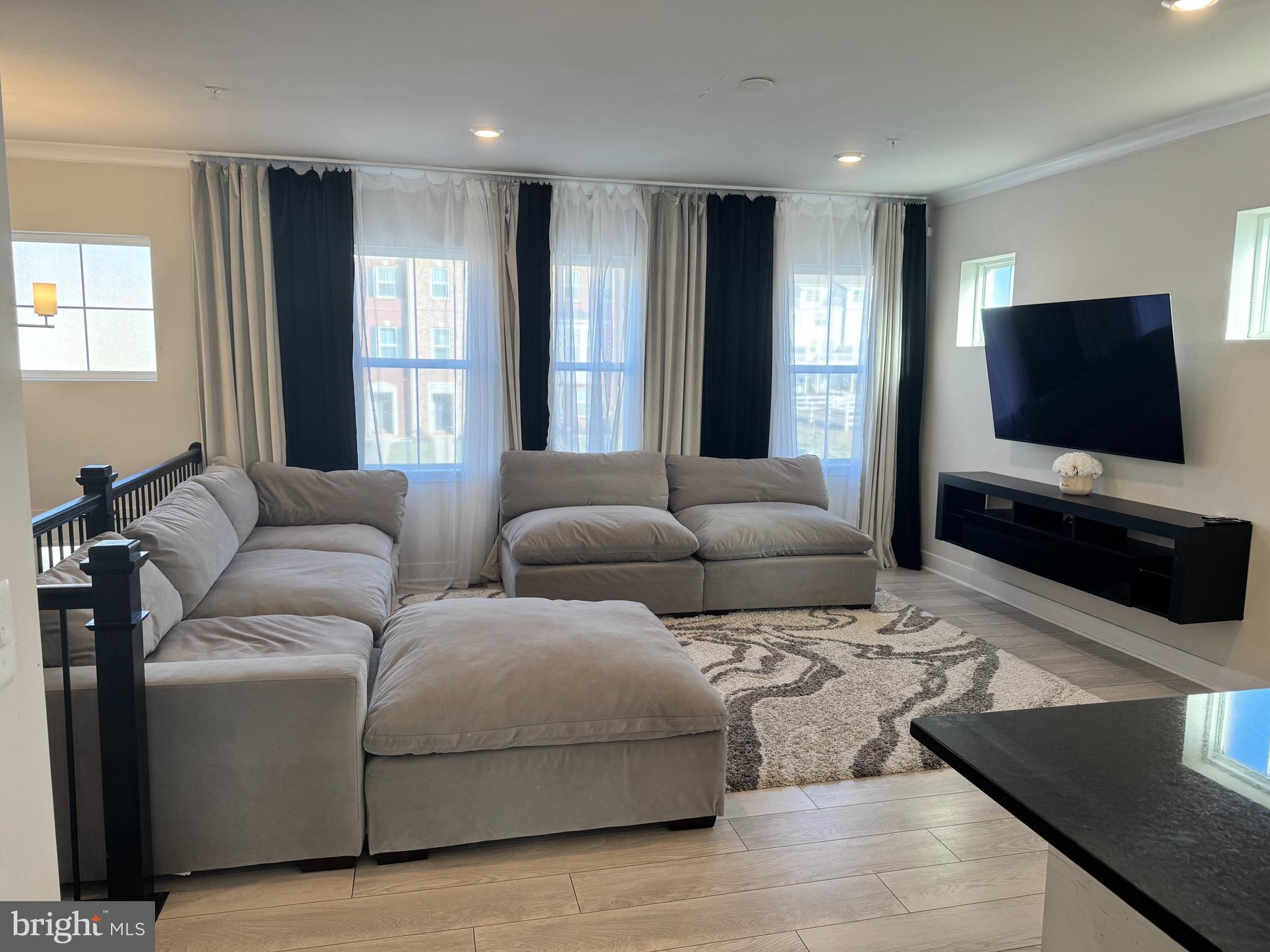 STONEHAVEN - Residential Lease