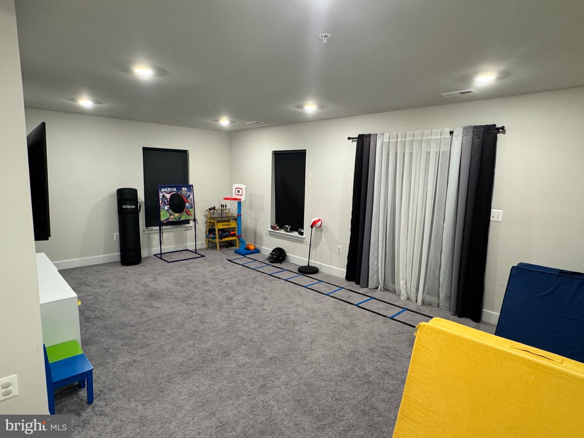 STONEHAVEN - Residential Lease