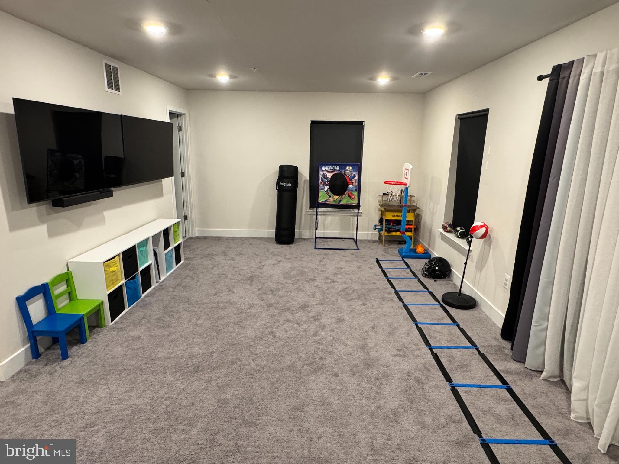 STONEHAVEN - Residential Lease