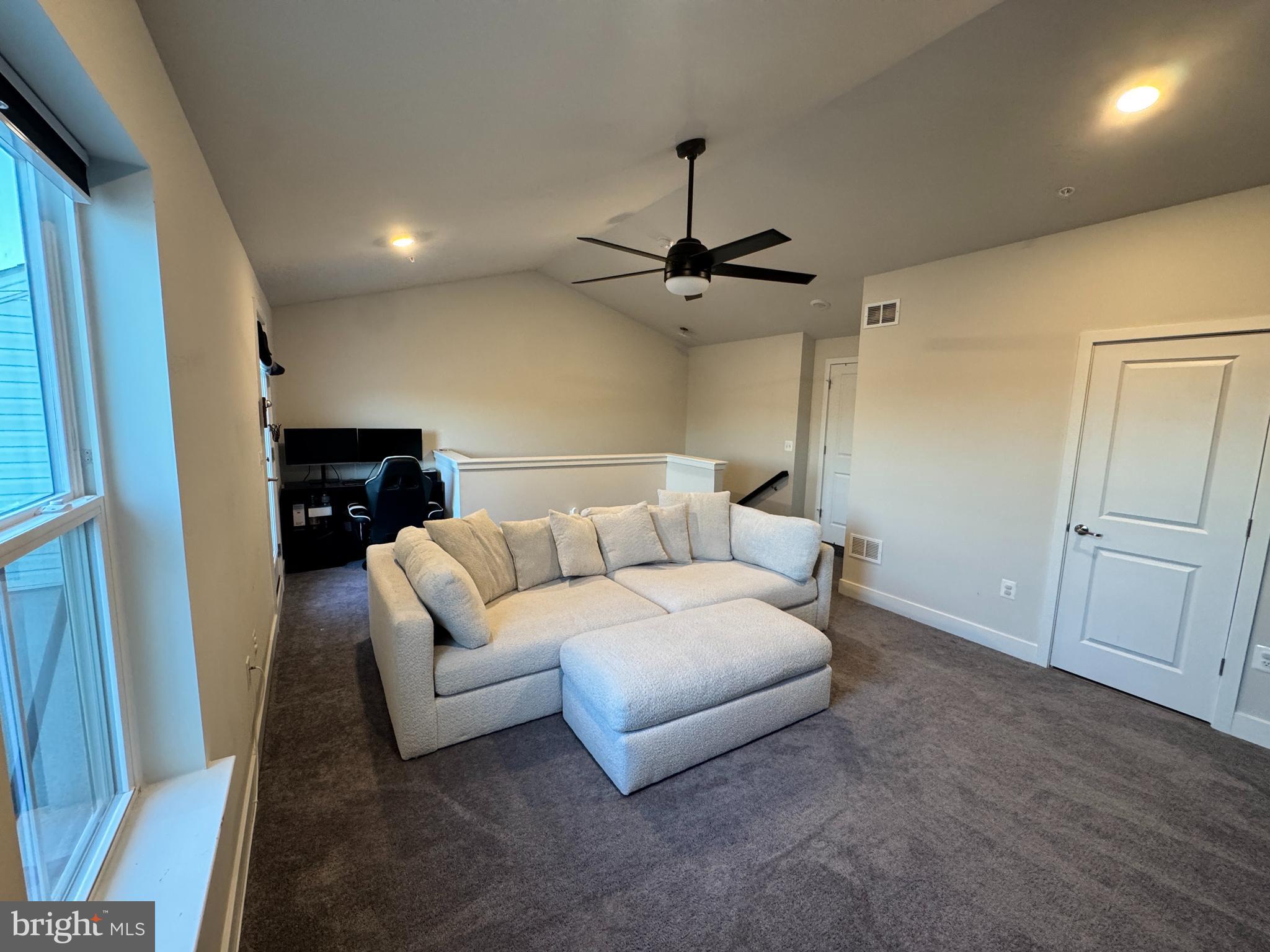 STONEHAVEN - Residential Lease