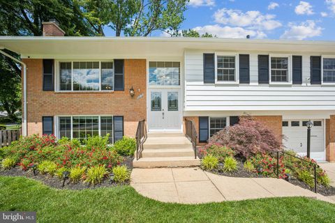 8818 OLYMPIA FIELDS LANE VIENNA VA 22182