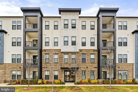 Photo of 42920 Firefly Sonata Terrace #201, ASHBURN, VA 20148 (MLS # VALO2117362)