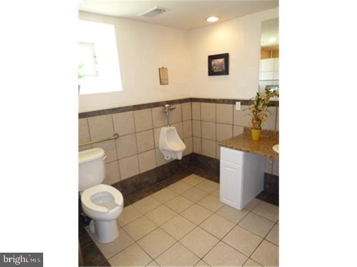 ANDALUSIA - Commercial Sale