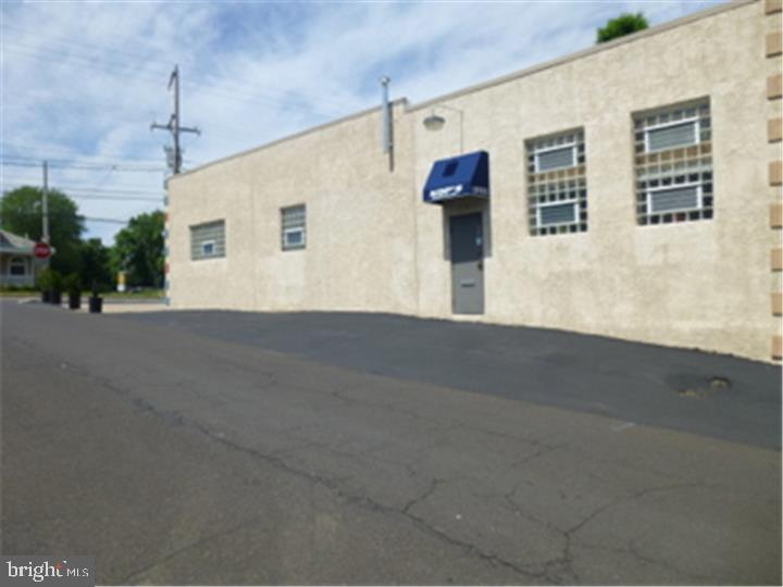 829 BRISTOL PIKE
