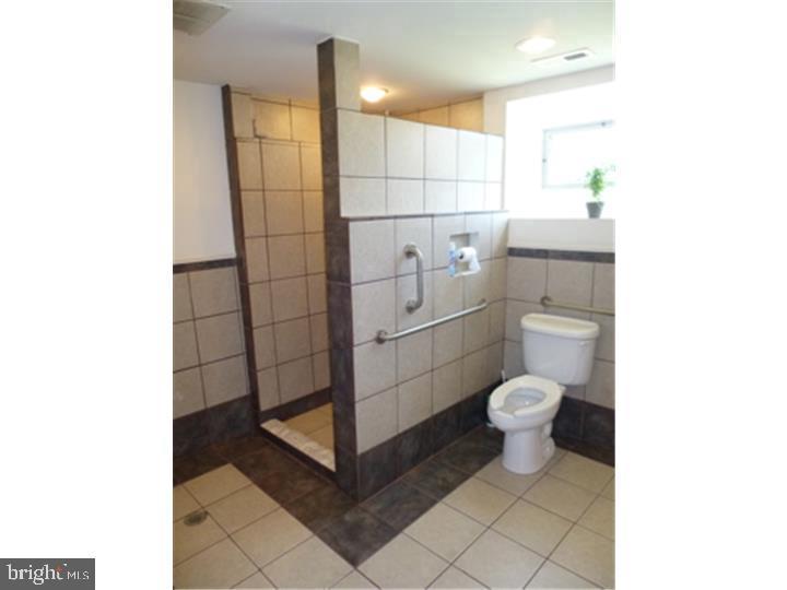 ANDALUSIA - Commercial Sale