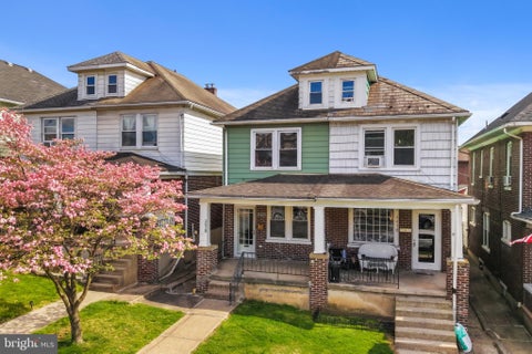 Townhouse For Sale - 2028 Washington Boulevard<br/> EASTON, PA 18042