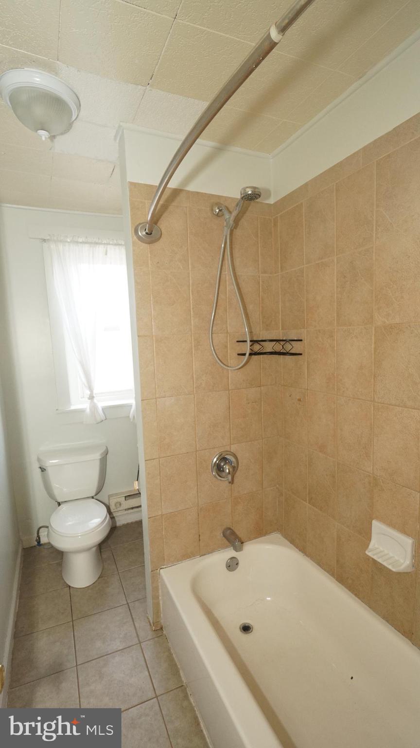 NORRISTOWN - Residential