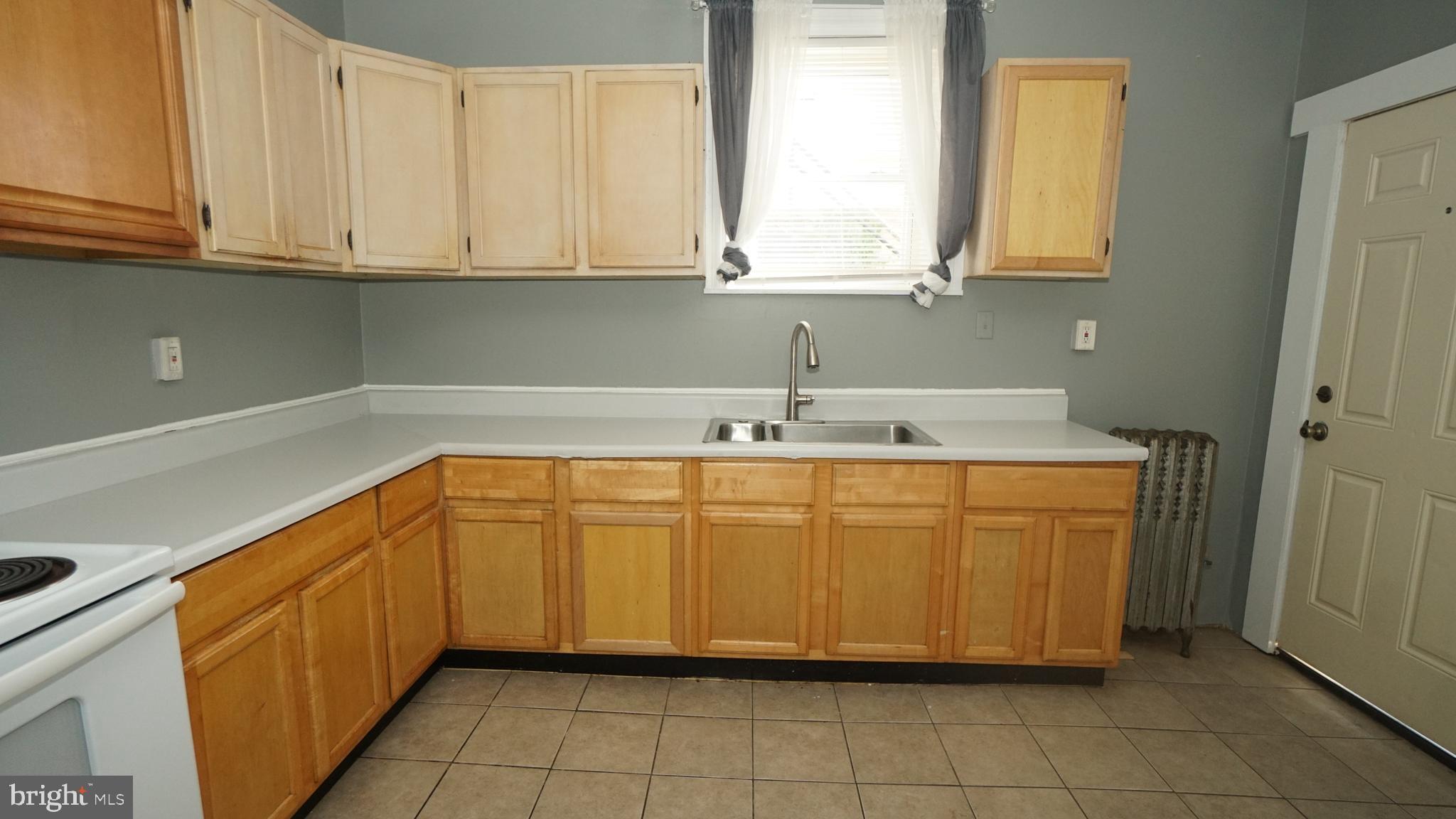 NORRISTOWN - Residential