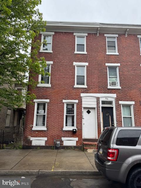 NORRISTOWN - Residential