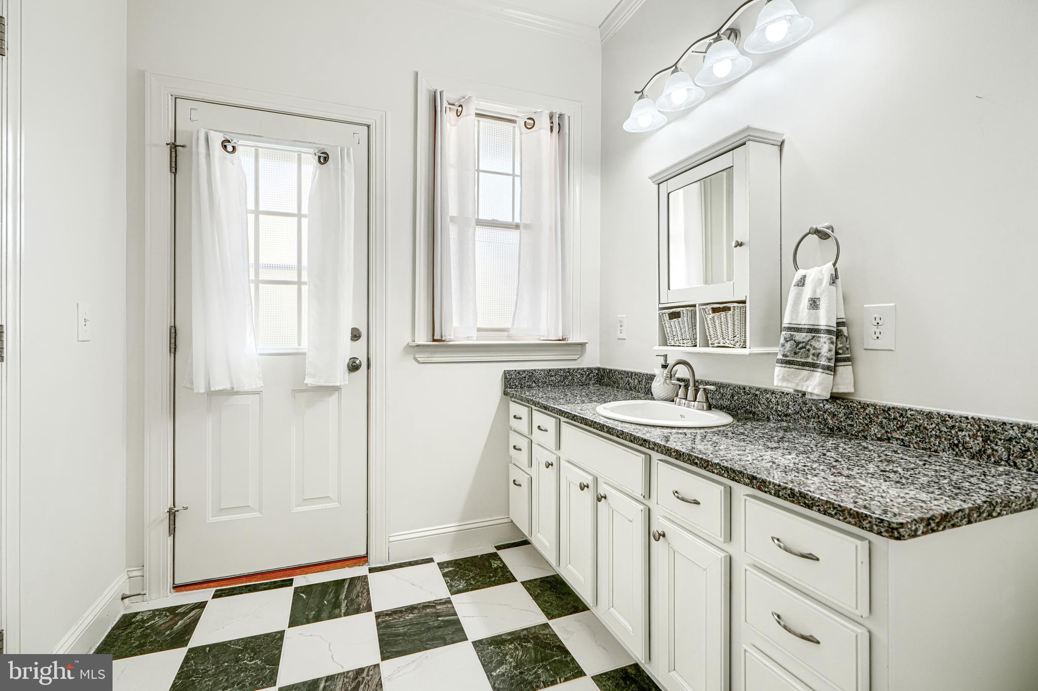 MOUNT WASHINGTON - Residential