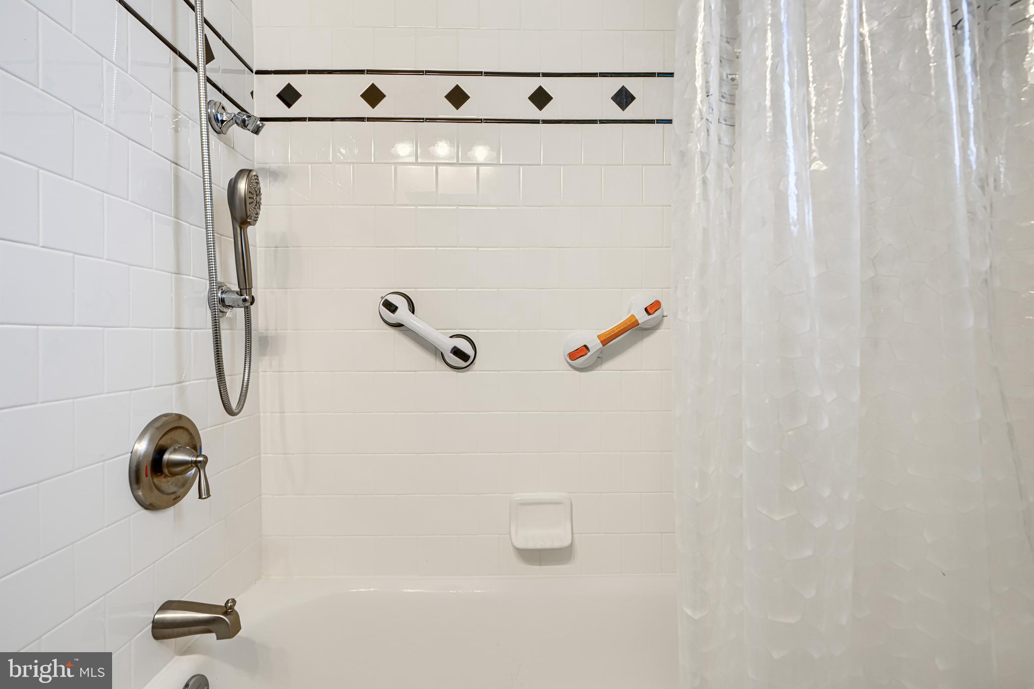 MOUNT WASHINGTON - Residential