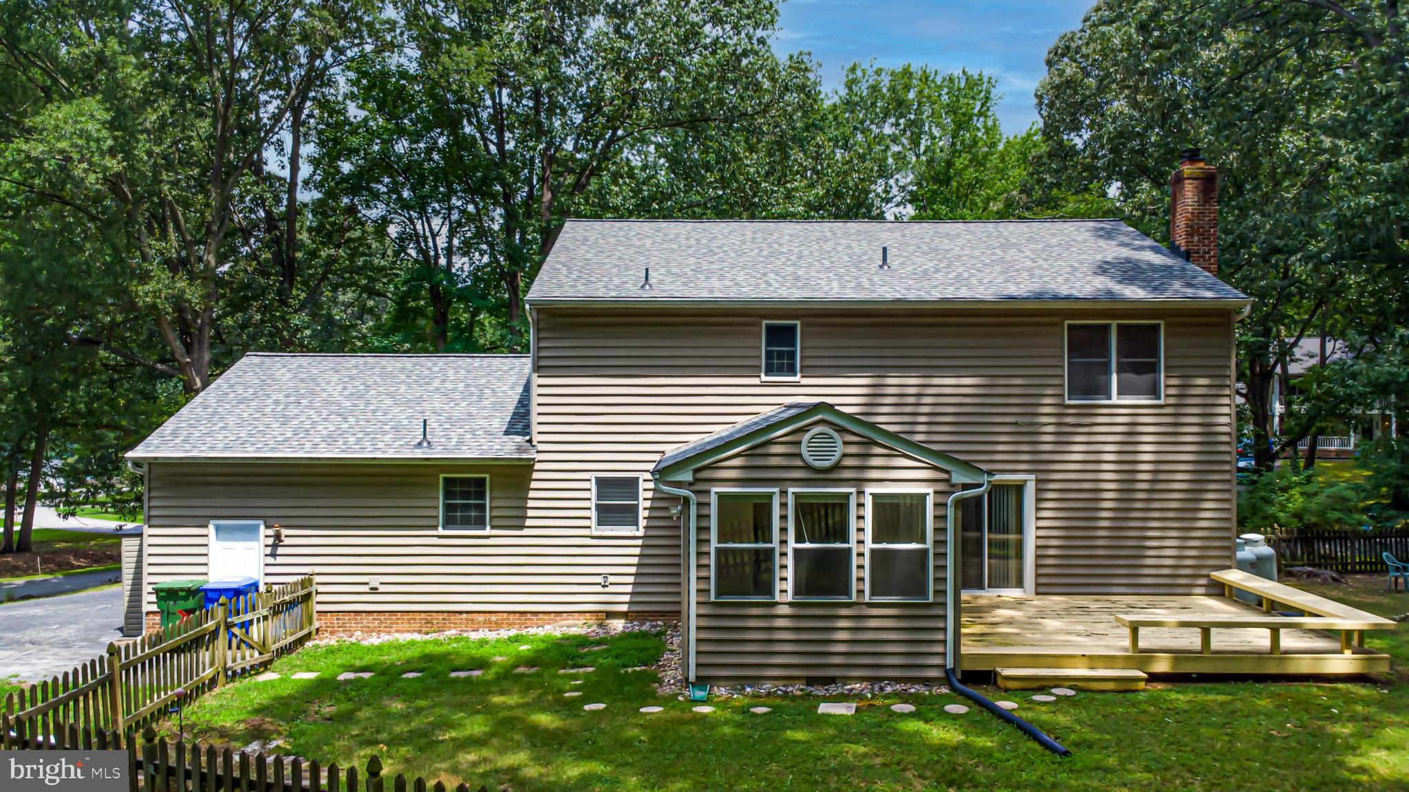 8212 SEVEN PINES LANE