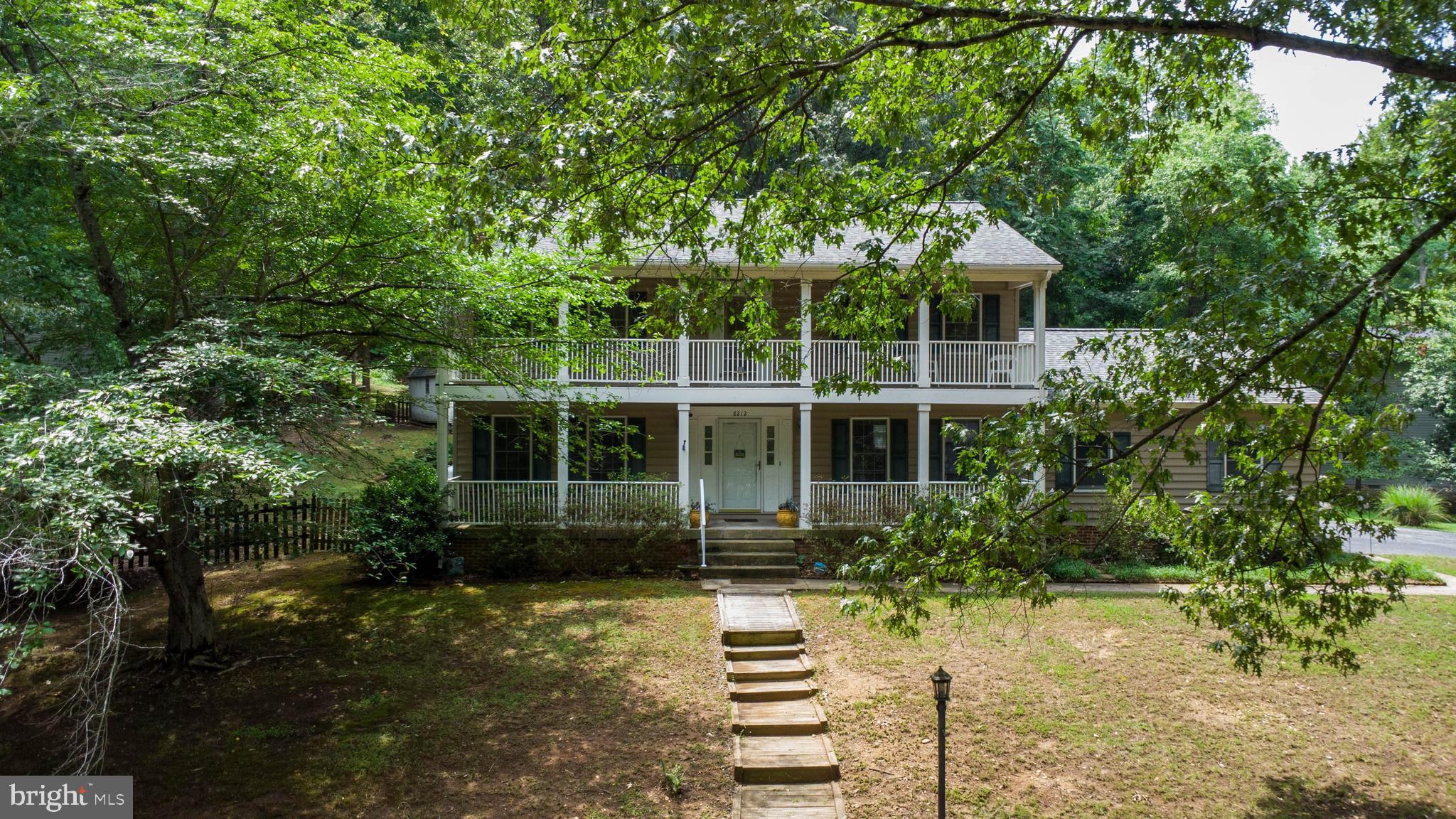 8212 SEVEN PINES LANE