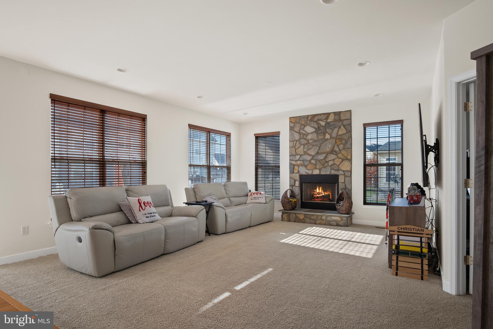 CHARLES CROSSING - Residential