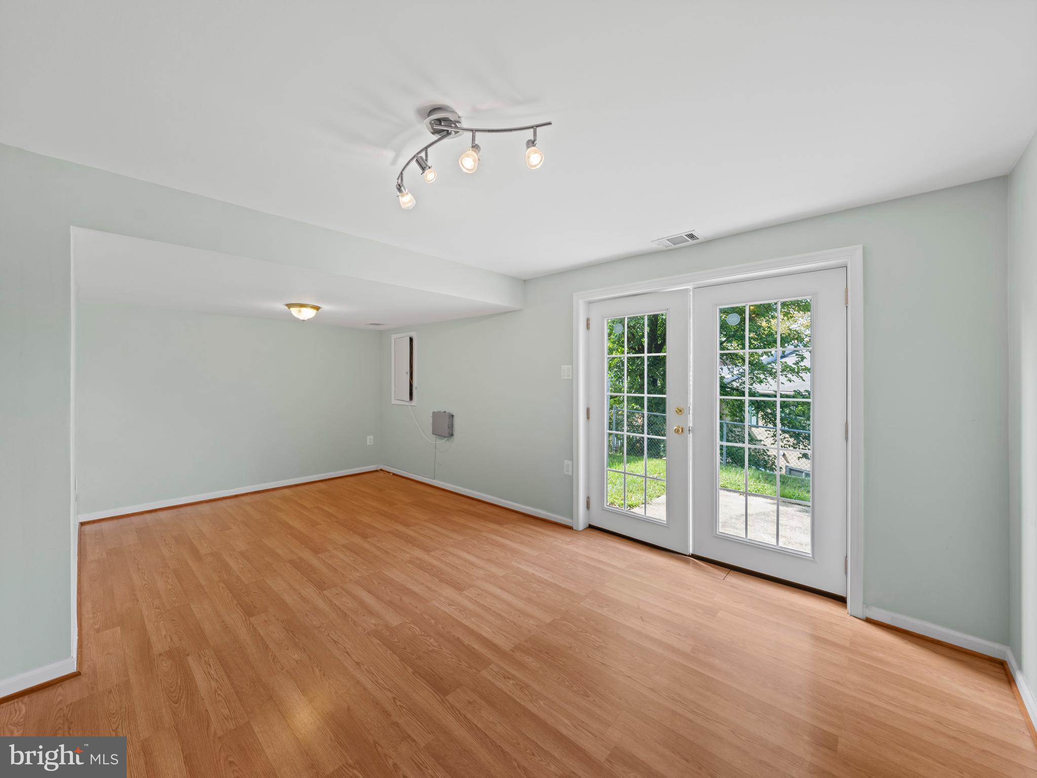 HERITAGE VILLAGE - Residential