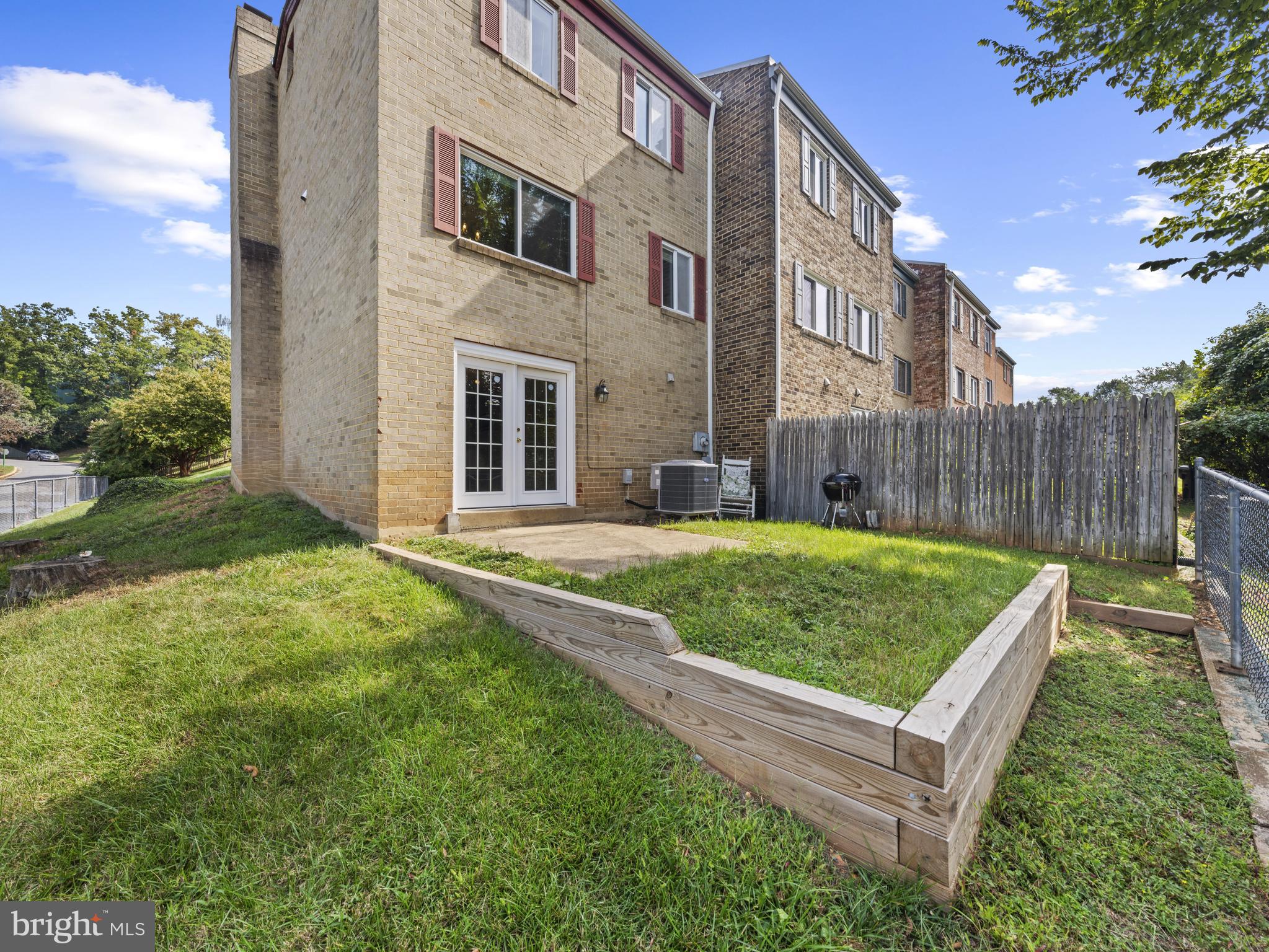 HERITAGE VILLAGE - Residential