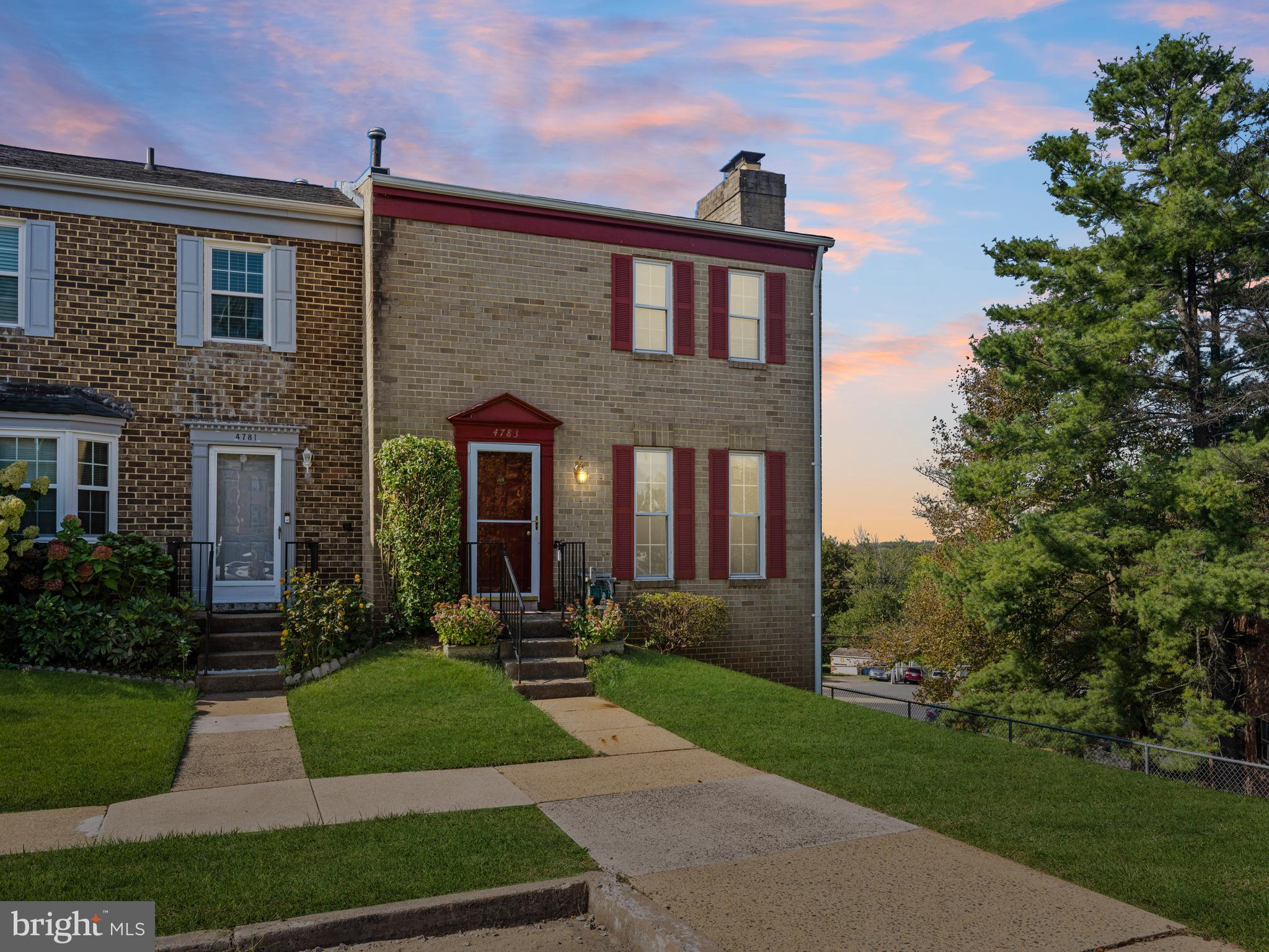 HERITAGE VILLAGE - Residential