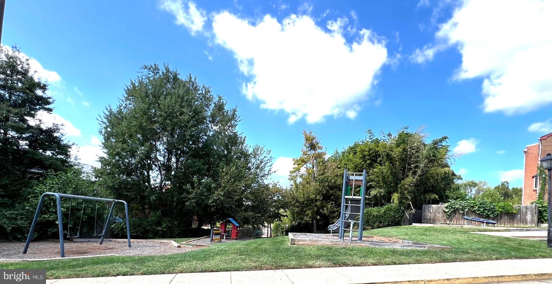 HERITAGE VILLAGE - Residential