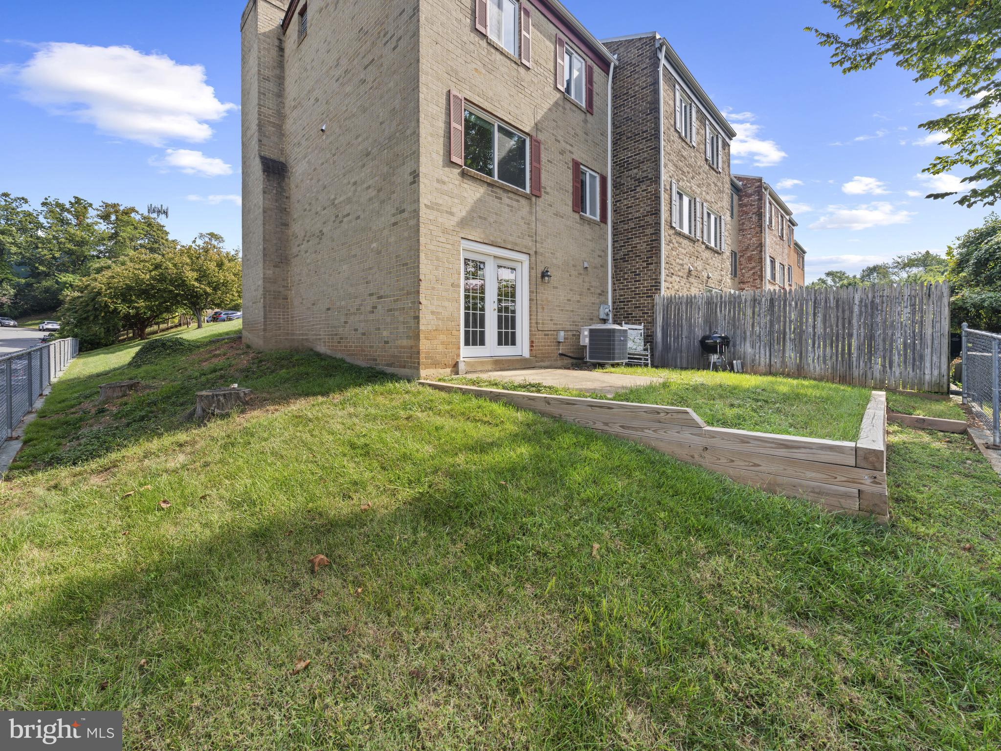 HERITAGE VILLAGE - Residential